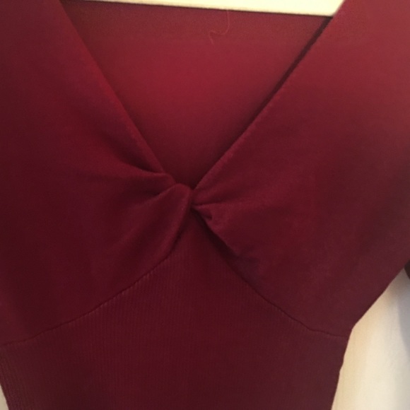 BCBG Knit Vneck Top Size Small - Picture 2 of 4